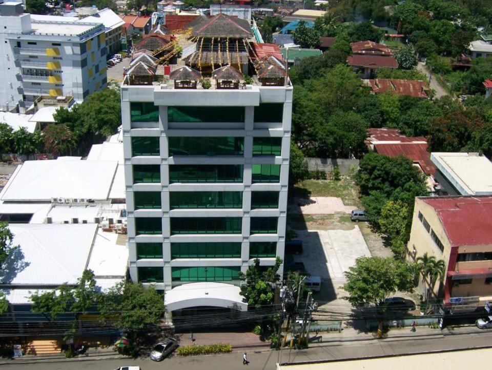 Holiday Plaza Hotel - Cebu Exterior foto